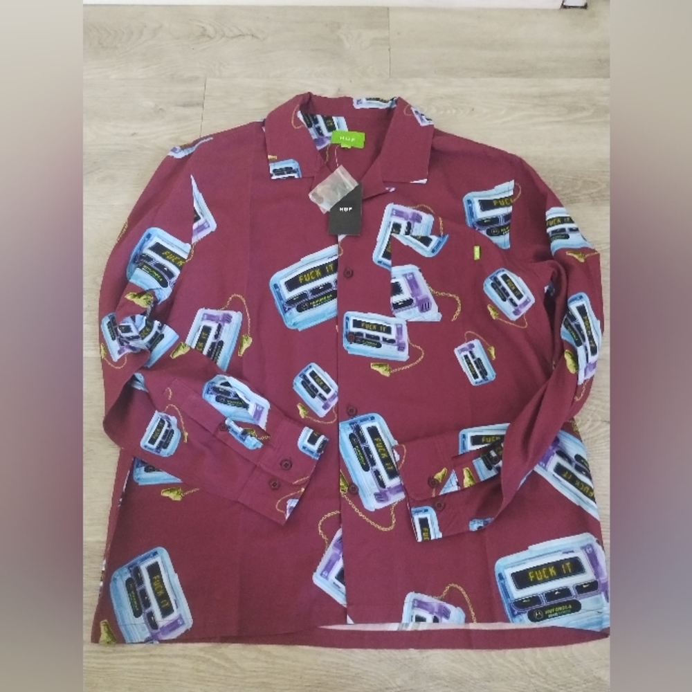 #Mensdressshirt #postmarkseller #HUF